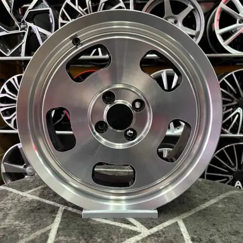16 inç 4x100 Momo Gümüş Elmas Kesim Jant Modeli (4 Adet)