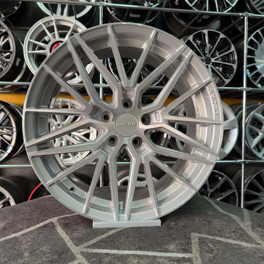 19 inç 5x120 Arceo Sevilla Gümüş Elmas Kesim Jant Modeli (4 Adet) 19 inç 5x120 Arceo Sevilla Gümüş Elmas Kesim Jant Modeli (4 Adet)