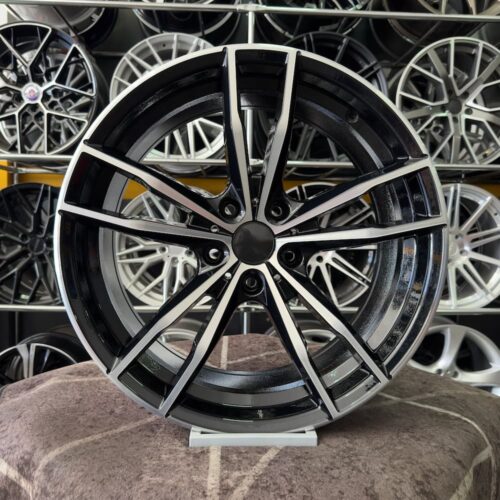 19 inç 5x120 BMW Siyah Elmas Kesim Jant Modeli (4 Adet) 19 inç 5x120 BMW Siyah Elmas Kesim Jant Modeli (4 Adet)