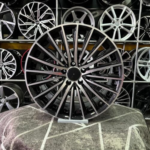 18 inç 5x112 Maybach Siyah Elmas Kesim Jant Modeli (4 Adet) 18 inç 5x112 Maybach Siyah Elmas Kesim Jant Modeli (4 Adet)