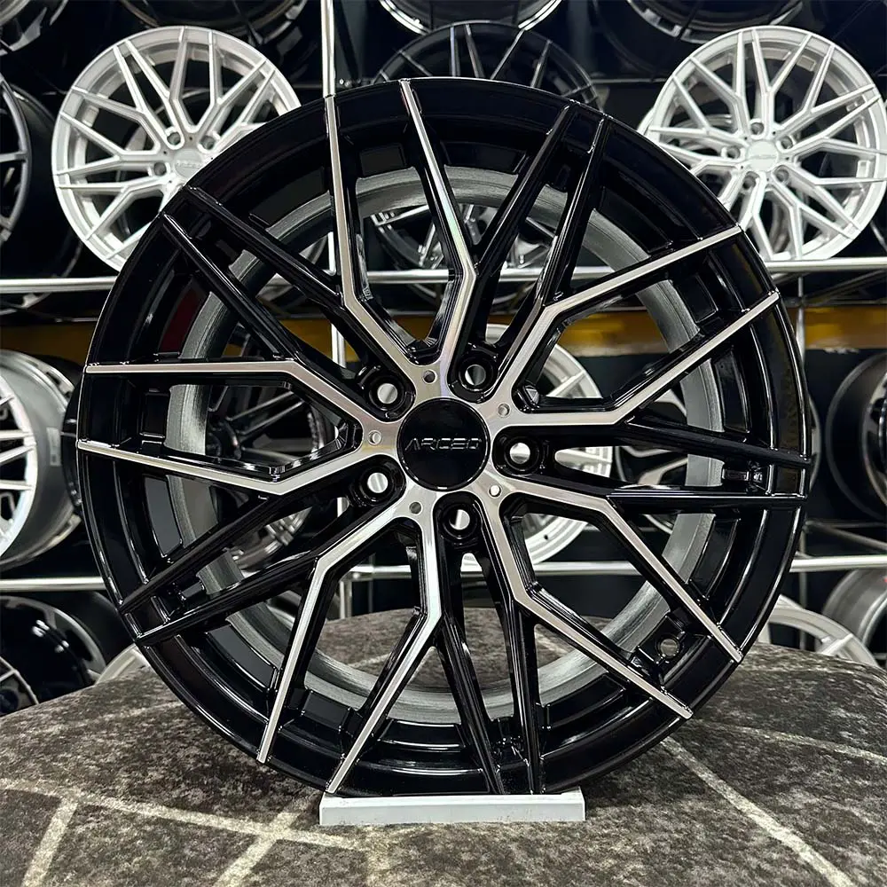 18 inç 5x112 Arceo Valencia Siyah Elmas Kesim Jant Modeli (4 Adet)