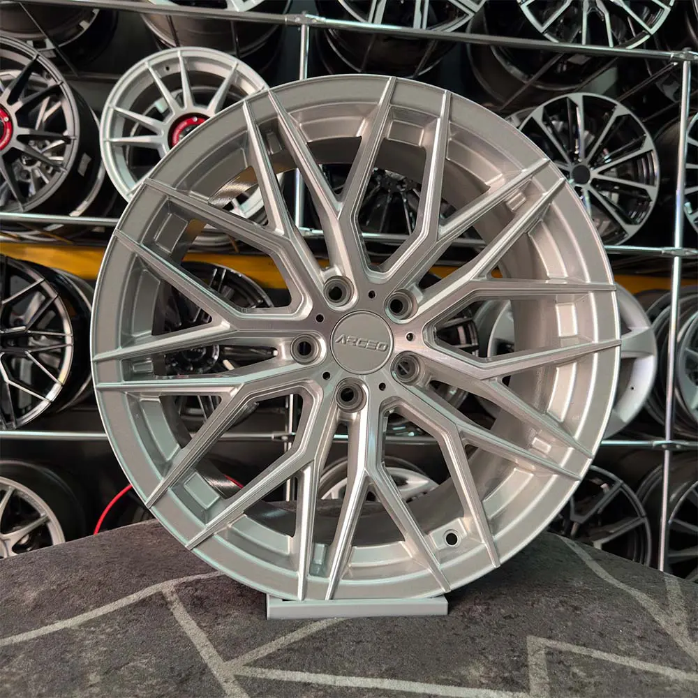 20 inç 5x114.3 Arceo Valencia Gümüş Elmas Kesim Jant Modeli (4 Adet)