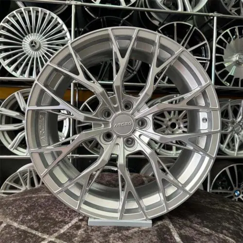 17 inç 5x114.3 Arceo Roma Gümüş Elmas Kesim Jant Modeli (4 Adet)