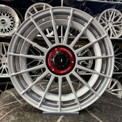 18 inç 5x112 OZ Racing Gümüş Jant Modeli (4 Adet) 18 inç 5x112 OZ Racing Gümüş Jant Modeli (4 Adet)