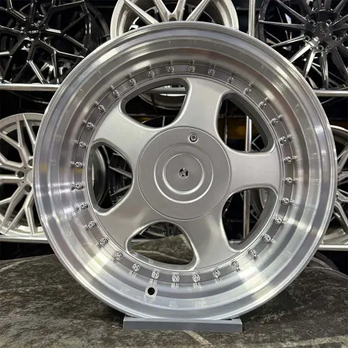 16 inç 4x100 KT1 7.5 - 9 Ofset Gümüş Jant Modeli (4 Adet)