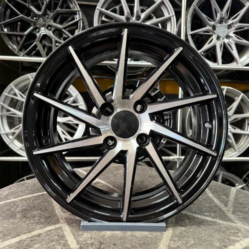 15 inç 4x100 Vossen Siyah Elmas Kesim Jant Modeli (4 Adet)
