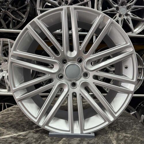 16 inç 5x105 Bentley Gümüş Jant Modeli (4 Adet) 16 inç 5x105 Bentley Gümüş Jant Modeli (4 Adet)