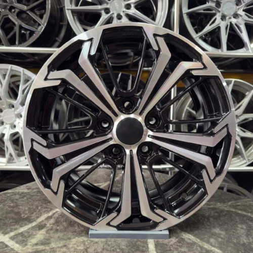 16 inç 5x114.3 Toyota Corolla Siyah Elmas Kesim Jant Modeli (4 Adet)