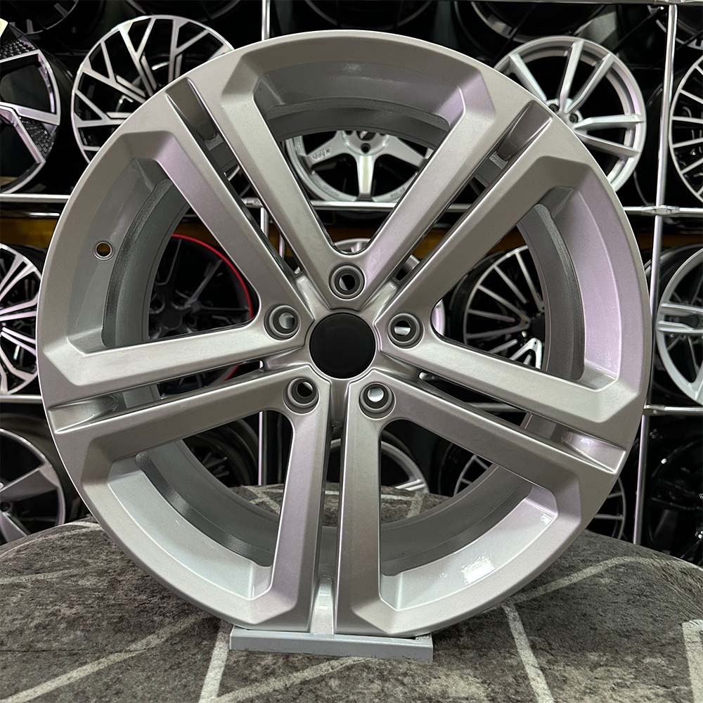 17 inç 5x114.3 Mallory Gümüş Jant Modeli (4 Adet) 17 inç 5x114.3 Mallory Gümüş Jant Modeli (4 Adet)