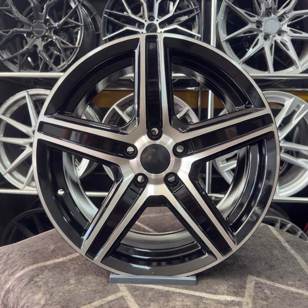 17 inç 5x112 Vito Viano Golf Jetta Siyah Elmas Kesim Jant Modeli (4 Adet) 17 inç 5x112 Vito Viano Golf Jetta Siyah Elmas Kesim Jant Modeli (4 Adet)